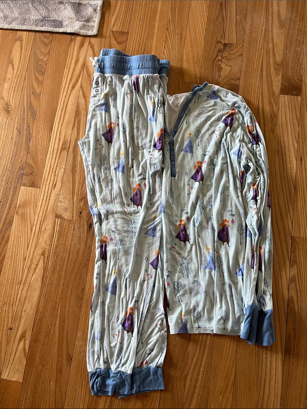 Little Sleepies Frozen pj set, top XL, bottom L